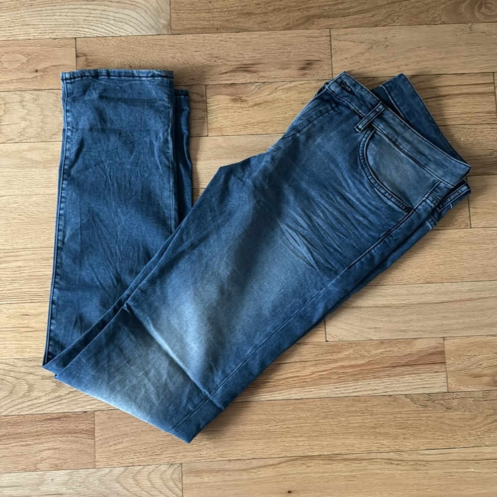 Hugo boss men’s Italian denim jeans